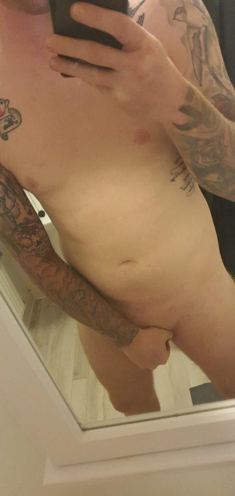 adamatk91 onlyfans leaked picture 1