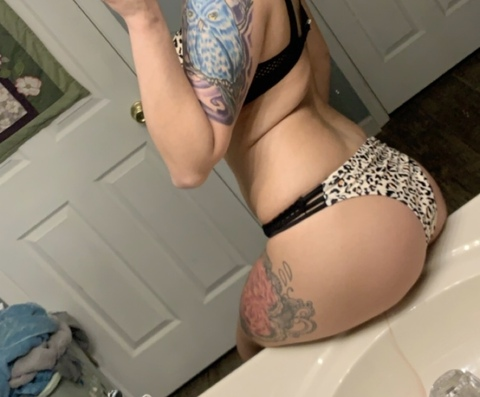 ashleyyyrose onlyfans leaked picture 1