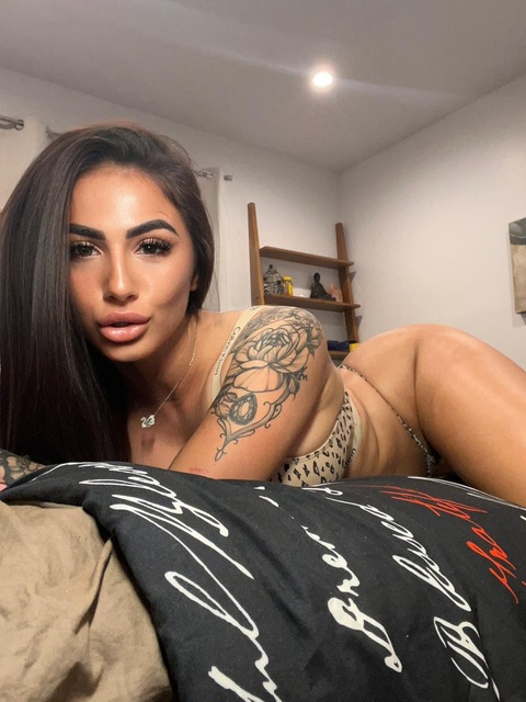 beatrice.kriss onlyfans leaked picture 1