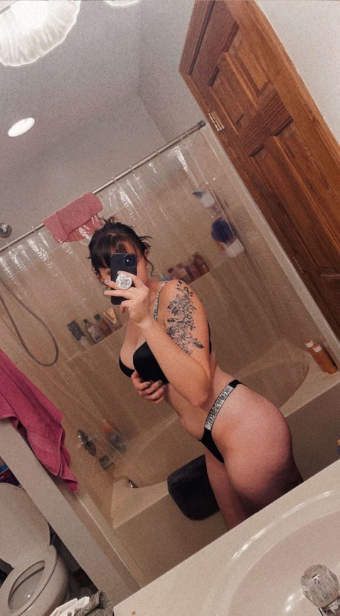 bella_charm onlyfans leaked picture 1