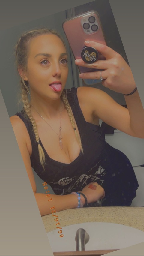 blondefreakxo onlyfans leaked picture 1