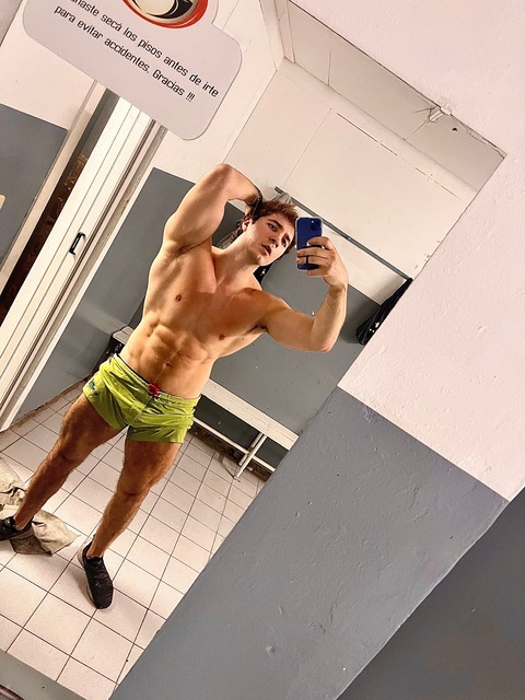 brandonvives onlyfans leaked picture 1