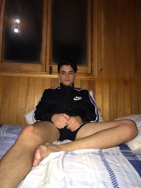 carlosanduquia onlyfans leaked picture 1