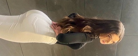 daniela.lzj onlyfans leaked picture 1