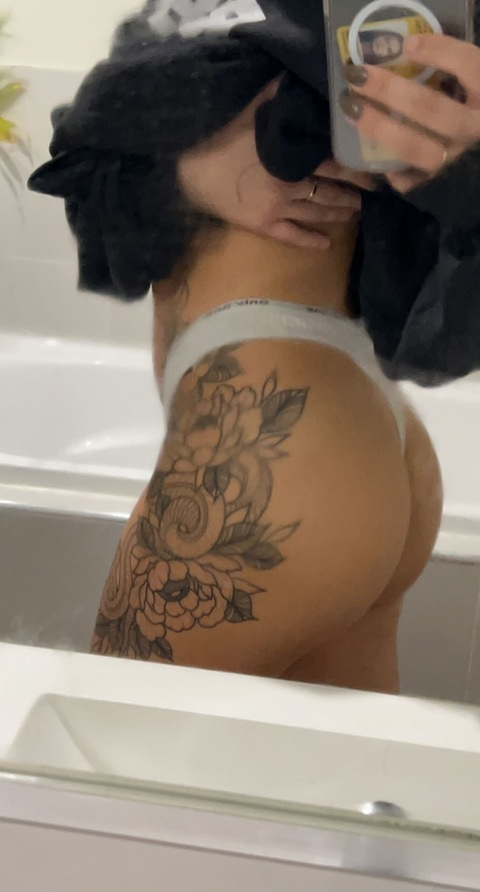 gia.youngy onlyfans leaked picture 1