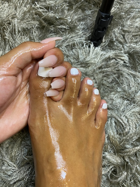 happyfeet4y onlyfans leaked picture 1