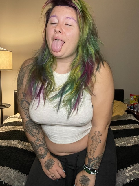 hippierosiexo onlyfans leaked picture 1