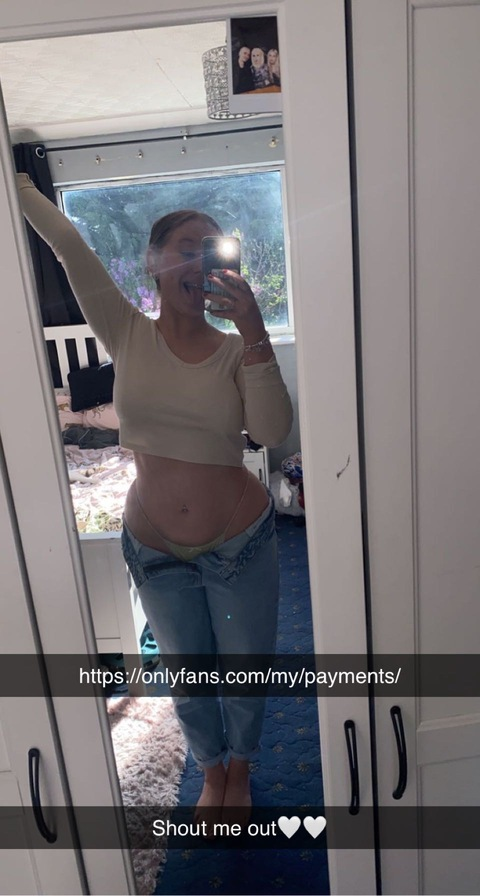 hollyarwen.x onlyfans leaked picture 1