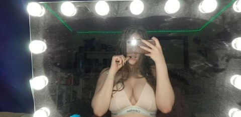 isabellelarson123 onlyfans leaked picture 1