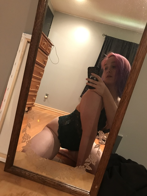 katie.baby.of onlyfans leaked picture 1