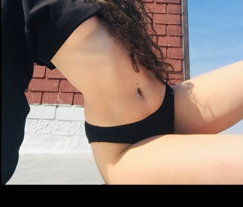 lovelyadorax onlyfans leaked picture 1