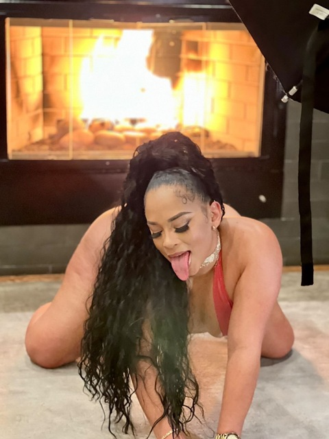 lovelydiamond24 onlyfans leaked picture 1