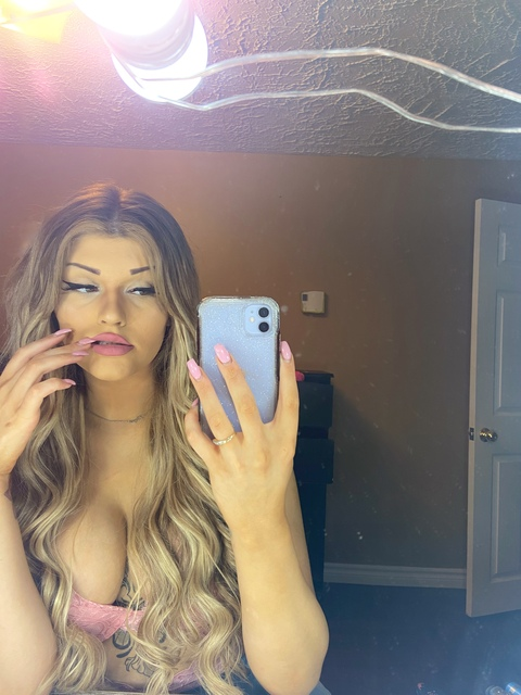 mayakellzz onlyfans leaked picture 1