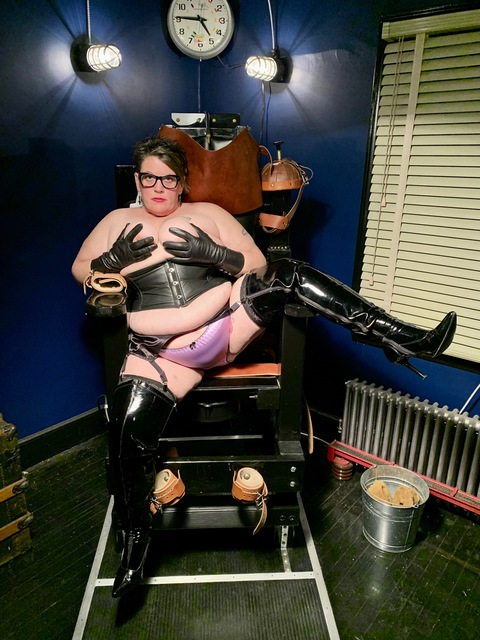 mistressshannon onlyfans leaked picture 1