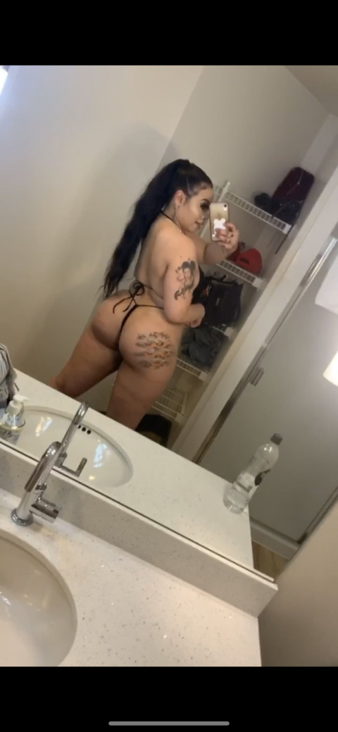 mskaristackz onlyfans leaked picture 1