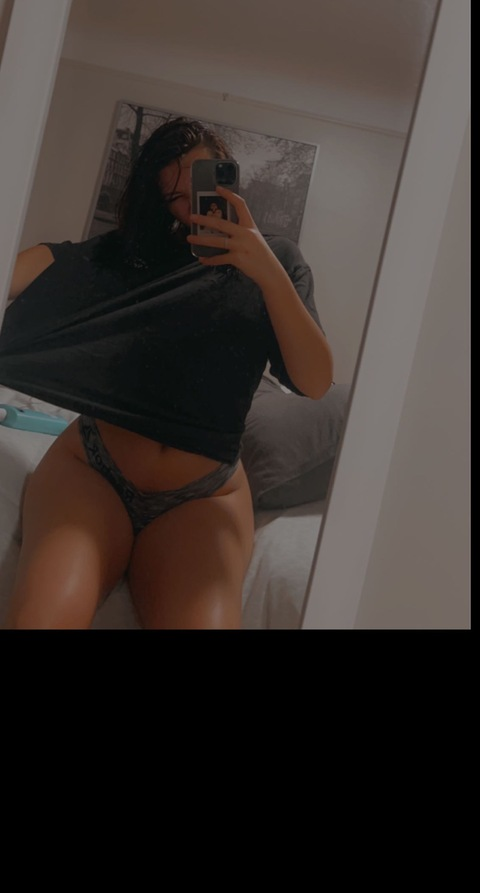 nicholeeeee17 onlyfans leaked picture 1