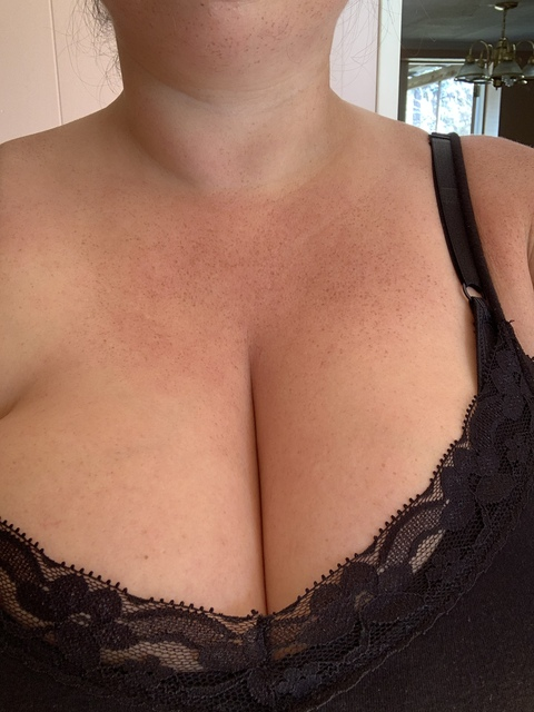 pitbullmama1985 onlyfans leaked picture 1