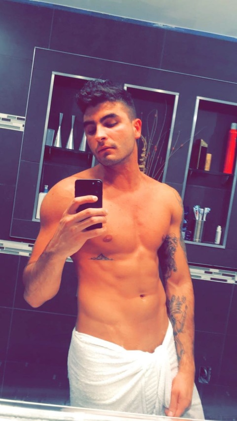 renzoferrari onlyfans leaked picture 1