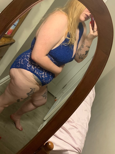 somewhitegirl onlyfans leaked picture 1