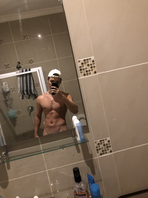 thatboyliamm onlyfans leaked picture 1