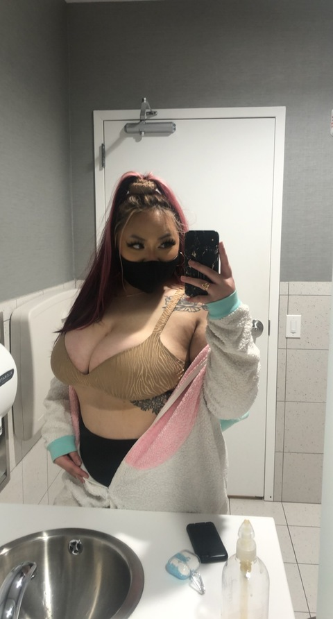 thicchubbychicc onlyfans leaked picture 1